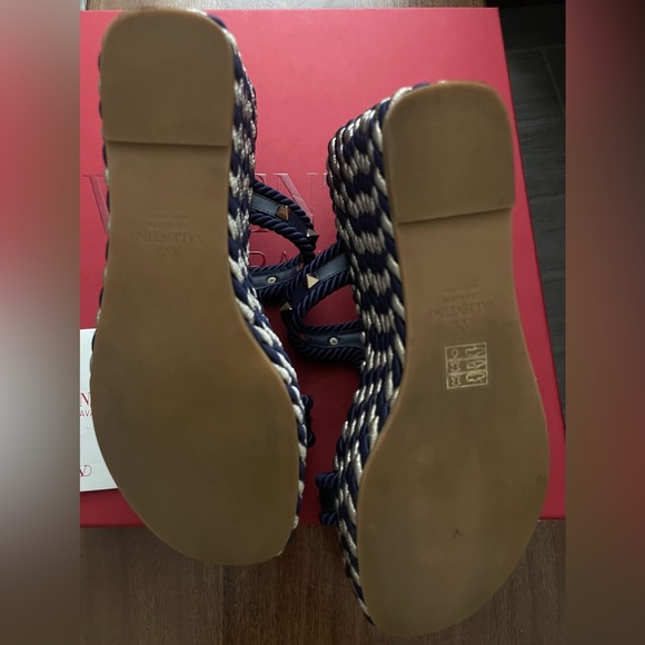 Valentino Garavani Wedge Sandal Espadrille Like New - Picture 4 of 4